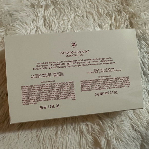 Chanel Holiday 2022 Hydration On-Hand Gift Set - Picture 4 of 13